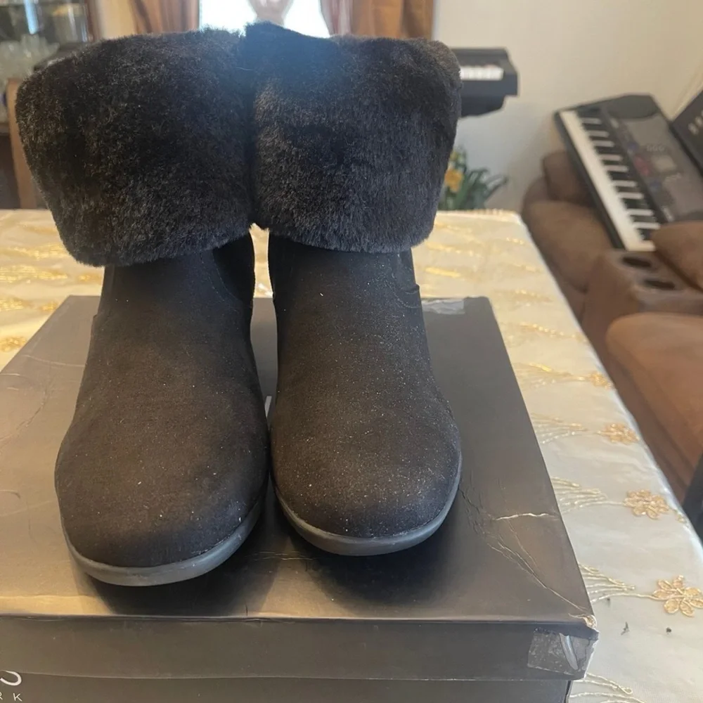 Jones New York Black Faux Fur Winter Boots